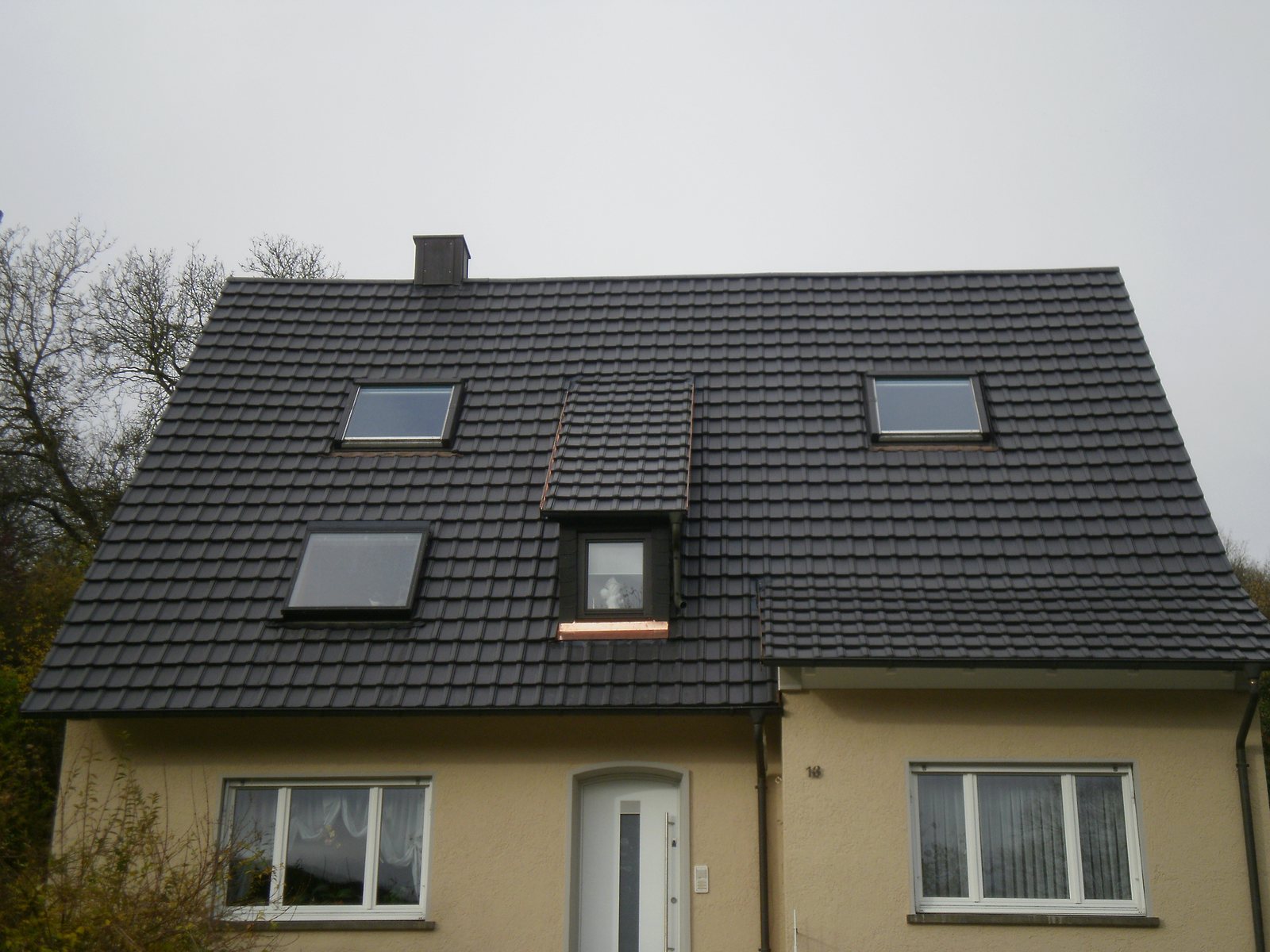 Steildach mit Dachflächenfenstern